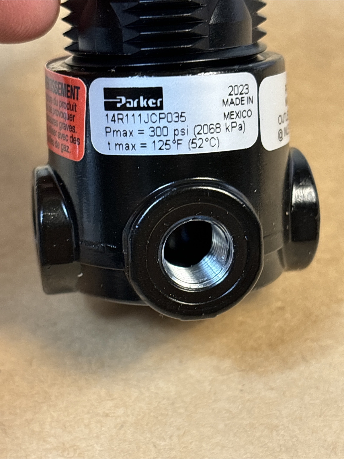 PARKER 14R111JCP035 PRESSURE REGULATOR 1/8" NPT 1/4" NPT Preset At 35psig Outlet
