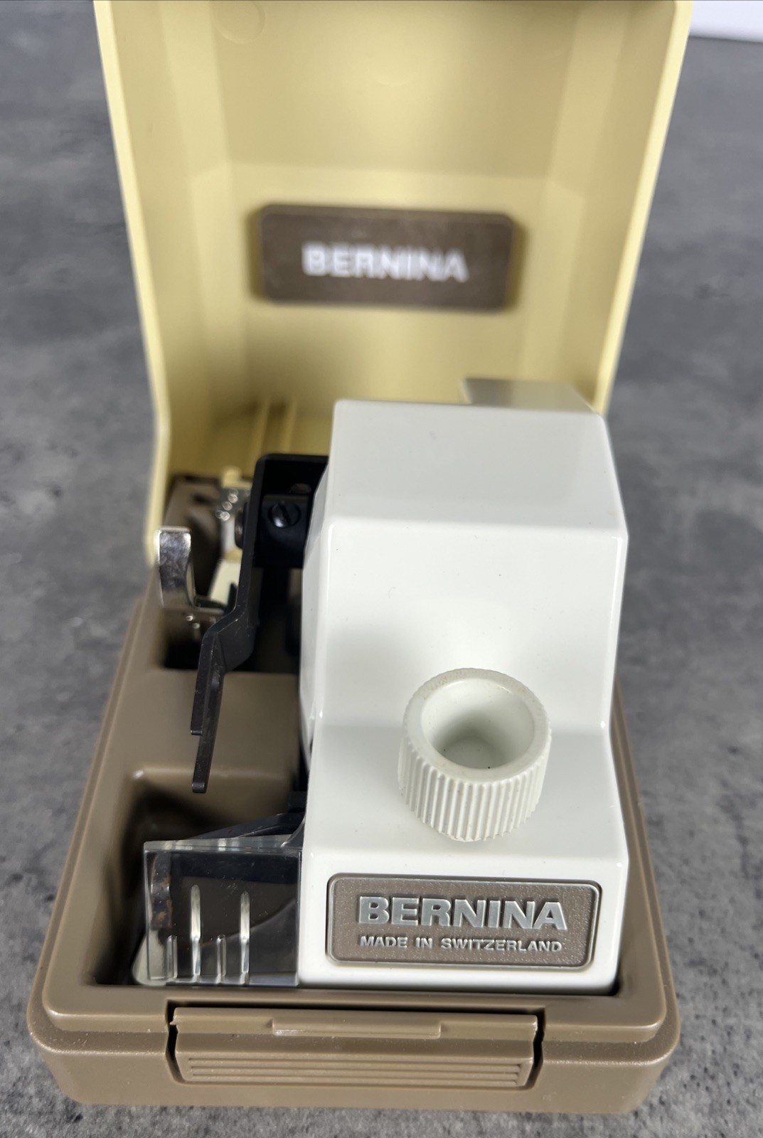 Bernina Cut ‘n’ Sew Kl1130  w/ 90 foot - 334 156 03- VINTAGE - Mint Condition