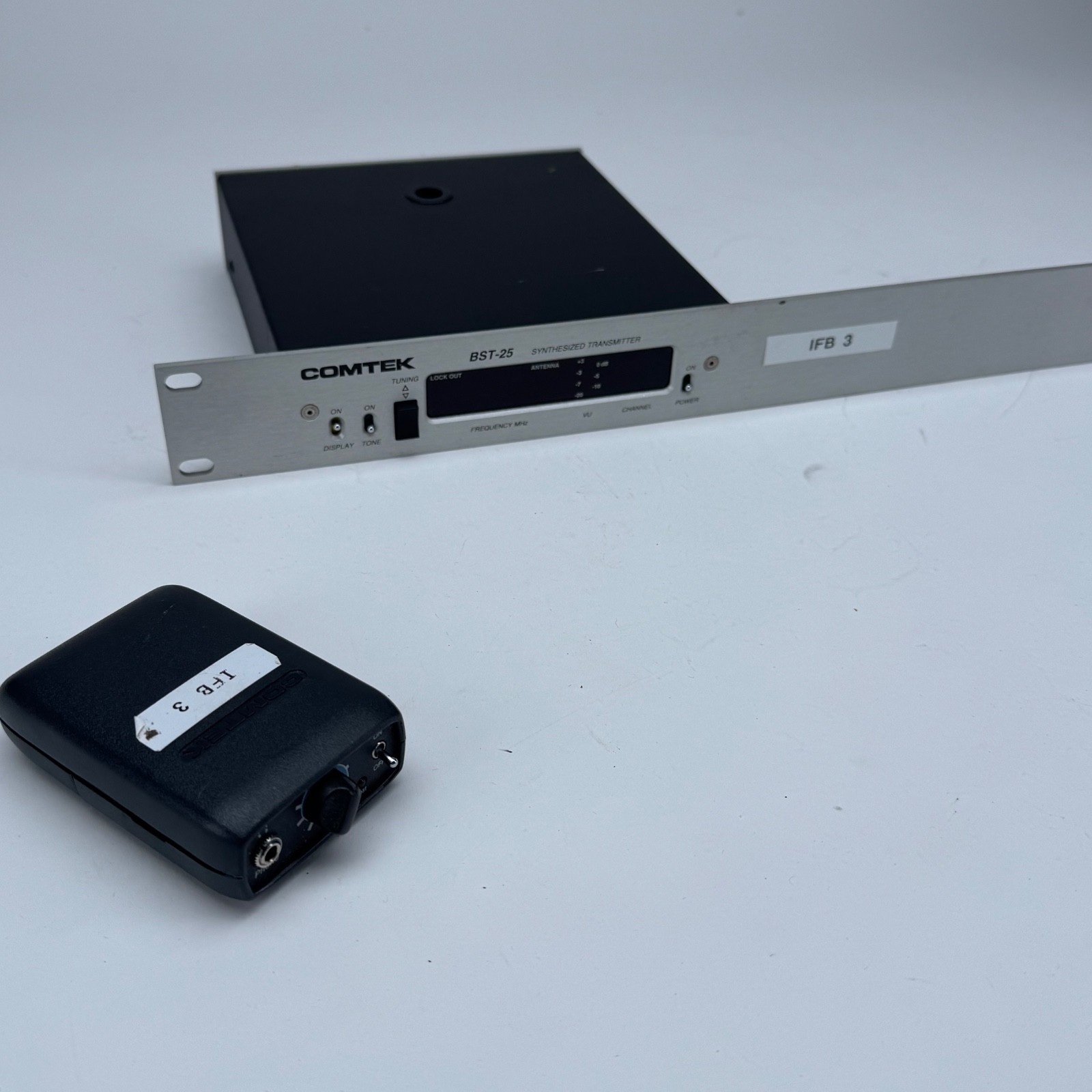 Comtek BST-25 Synthesized IFB Transmitter Rack Mount UHF PR-216 TV 5/6 Broadcast