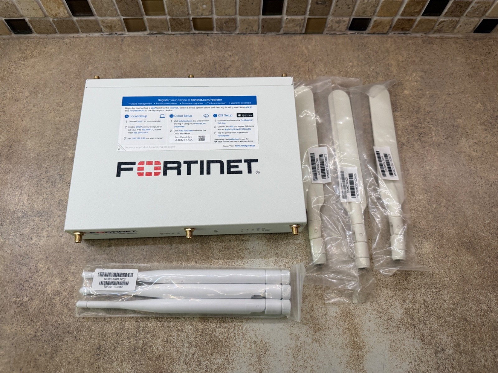 FORTINET FortiWiFi-40F Network Security Appliance (FWF-40F-3G4G-A)