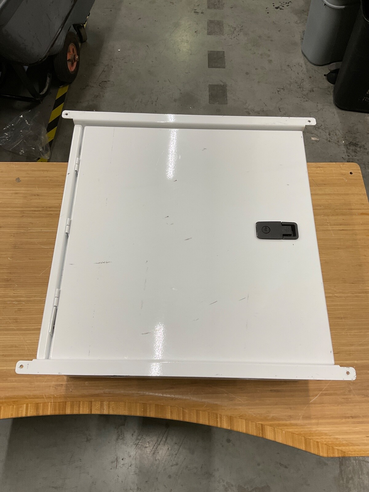 Corning Cable Systems FZB-04U Fiber Zone Box Holds 12 CCH Panels 318700