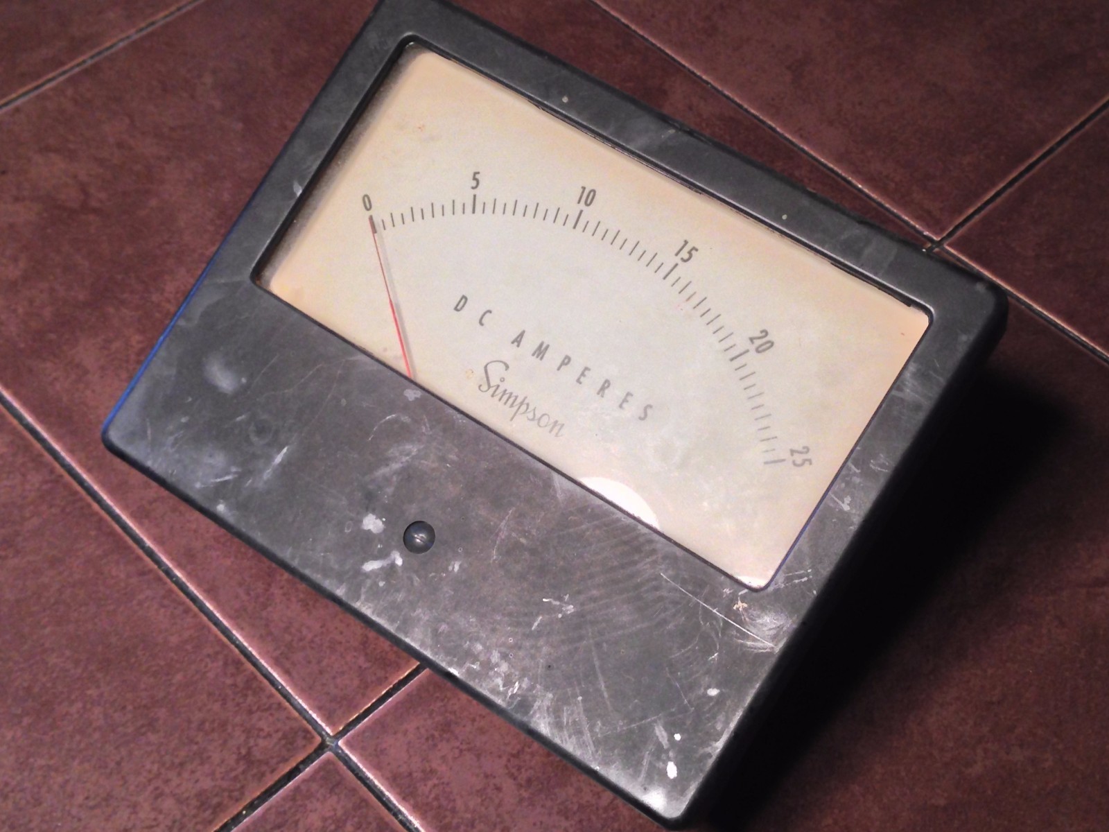Simpson 0-25 DC Amperes Ammeter 5.75" x 3.5"