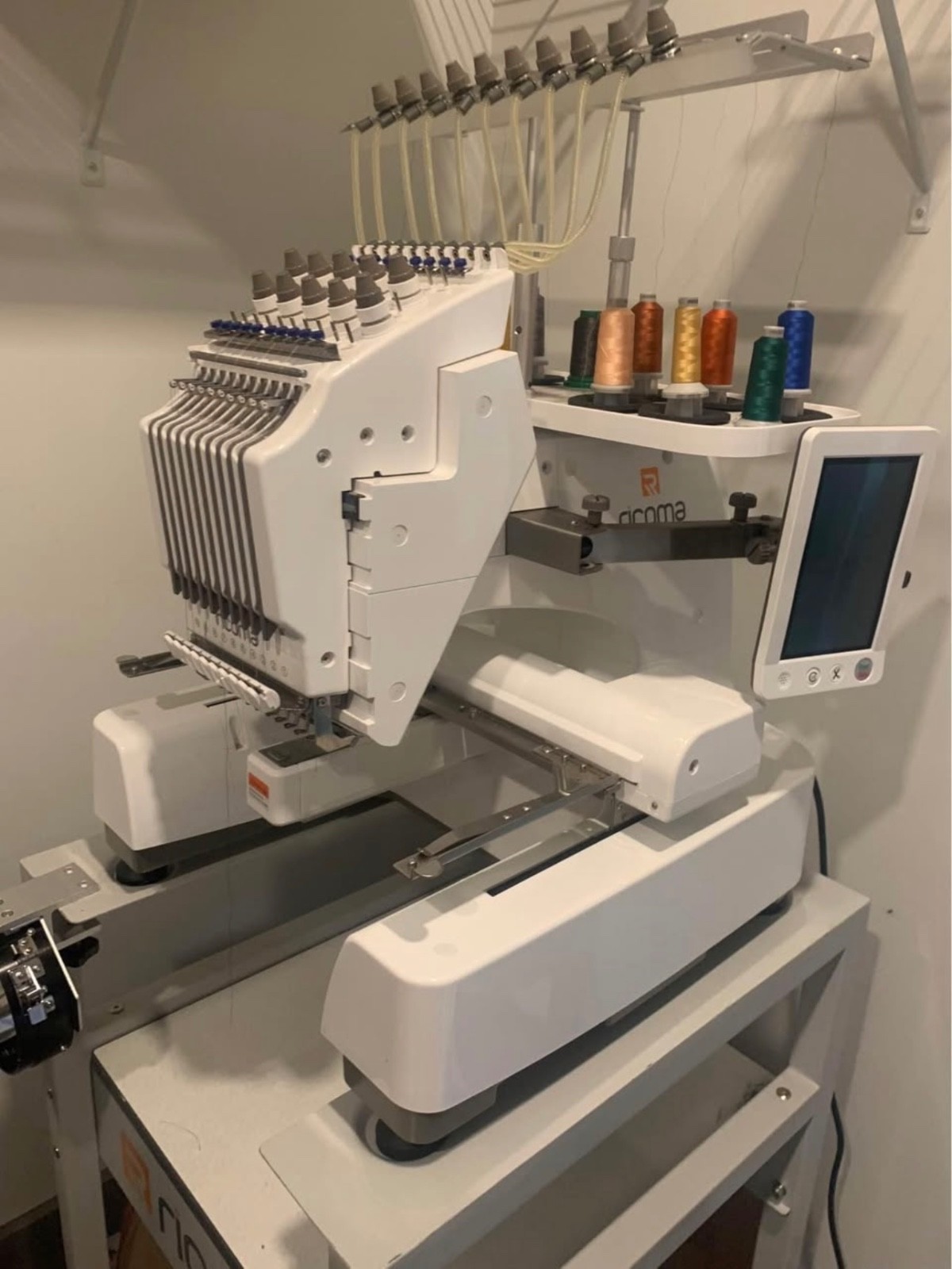 Ricoma EM1010 Embroidery machine used (Good condition)