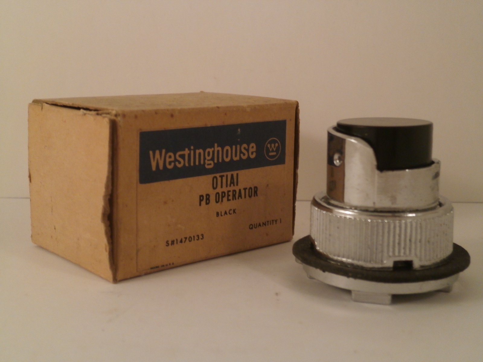 WESTINGHOUSE OTIAI PUSHBUTTON OPERATOR BLACK # 1470133 *NIB*