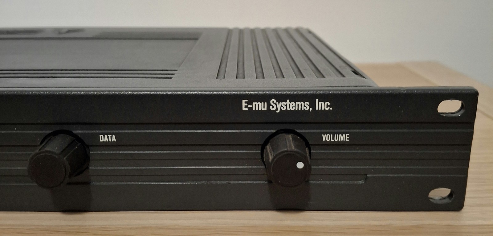 E-MU Systems Proteus 3 World 16 Bit Multi-Timbral Digital Sound Module 9040