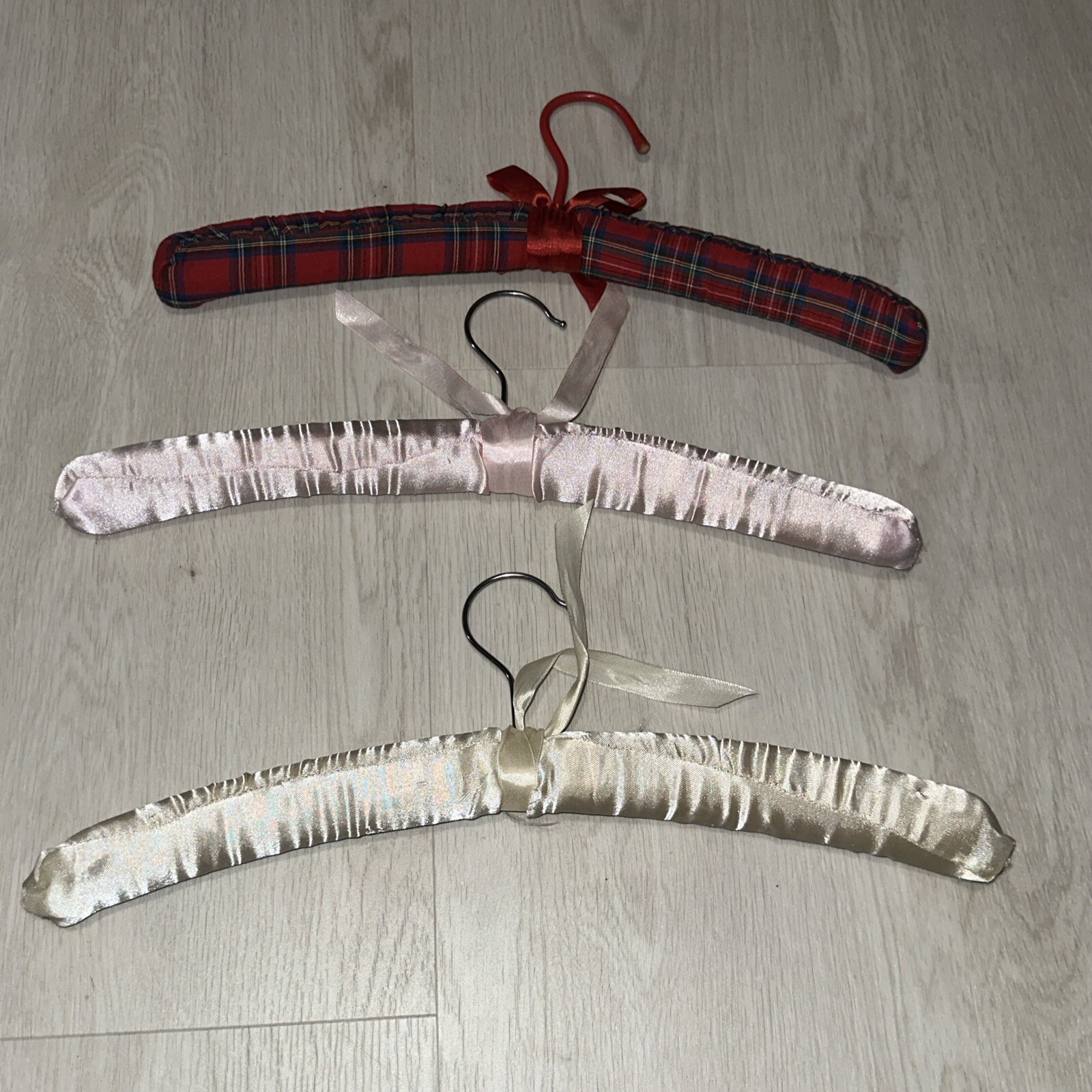 Fashionable Plaid Pink Champagne 3 padded hangers chic floral fabric soft