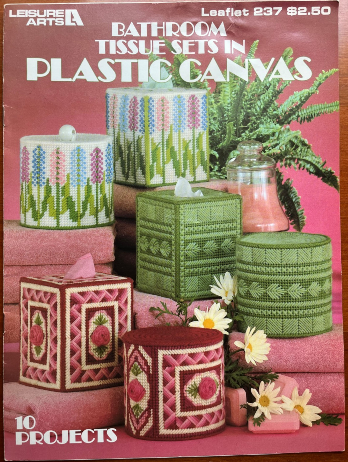 Bathroom Tissue Sets in Plastic Canvas Leisure Arts No. 237 - 10 Projects