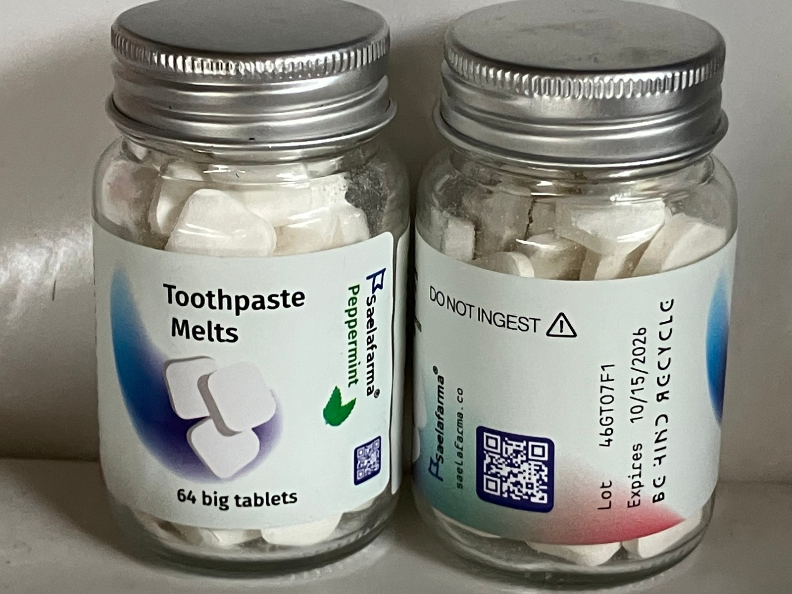 Saelafarma Toothpaste Melts Peppermint -64 Big Tablets in Two Jars- LOT OF 2
