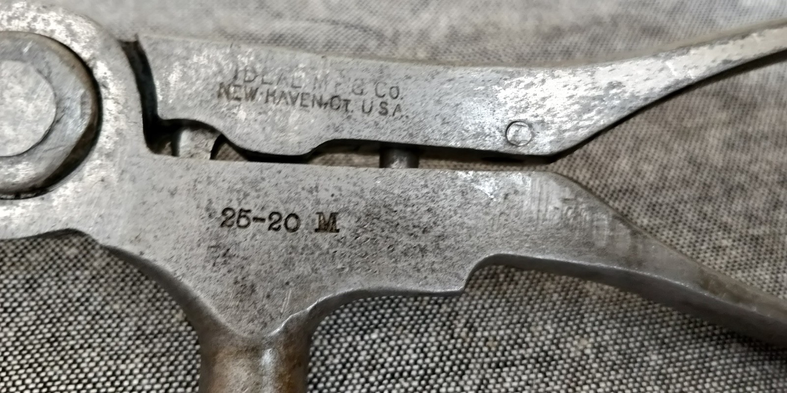 Vintage Ideal Reloading Tool No.4 for .25/20 M Marlin