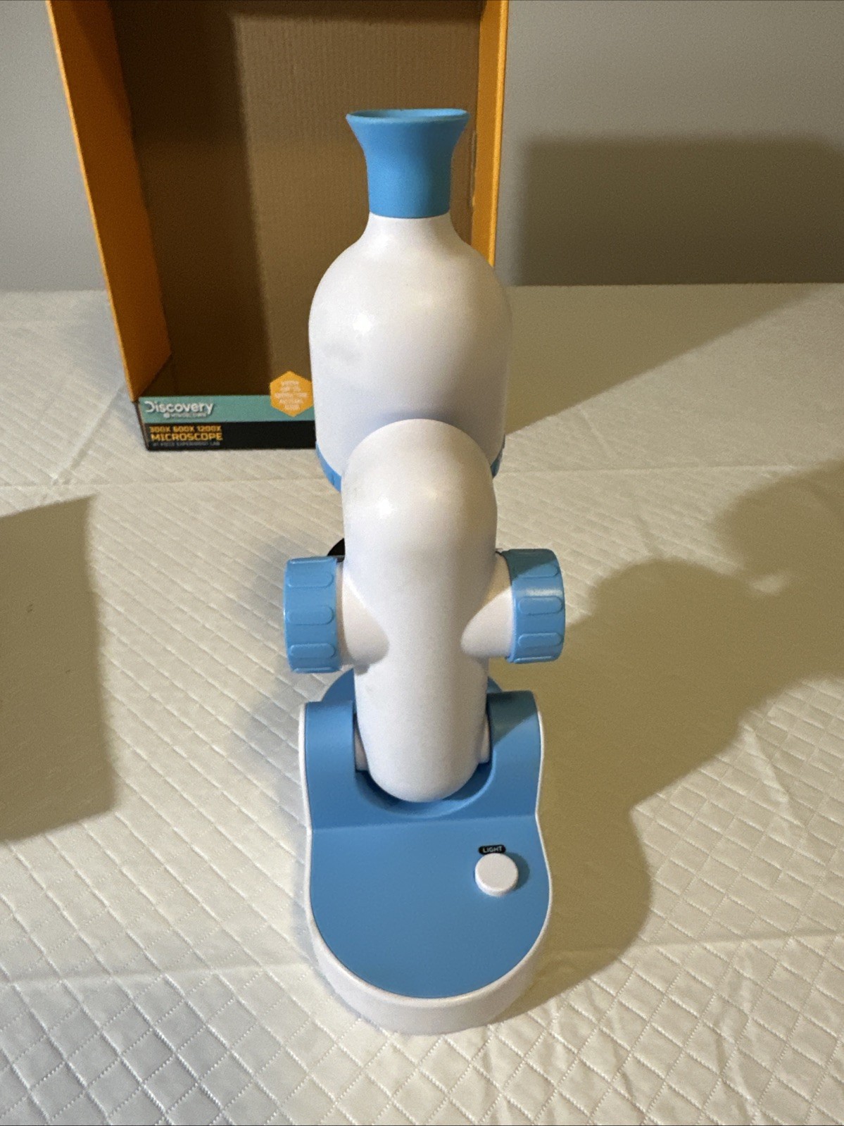 Discovery #MINDBLOWN 1200X, 600X, 300X Microscope Lab Set STEM Children