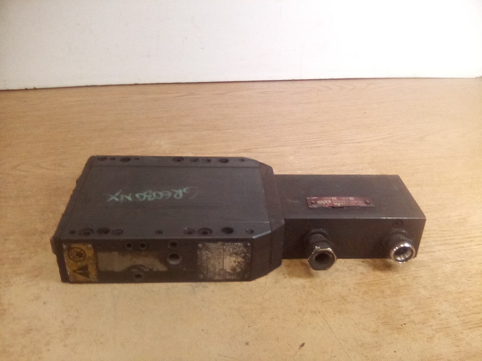 Arobotech GR-6030-NX Hydraulic Gripper "READ DESCRIPTION"