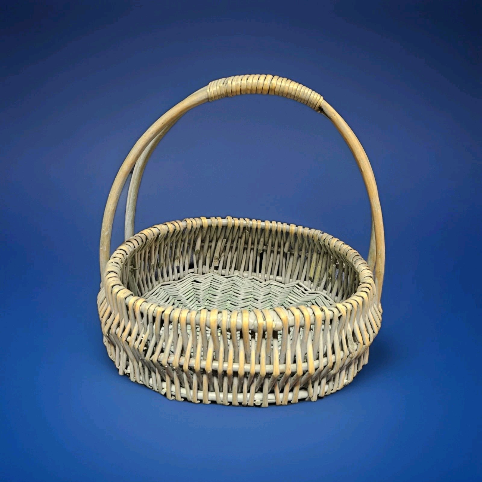 Basket with handle- Wicker