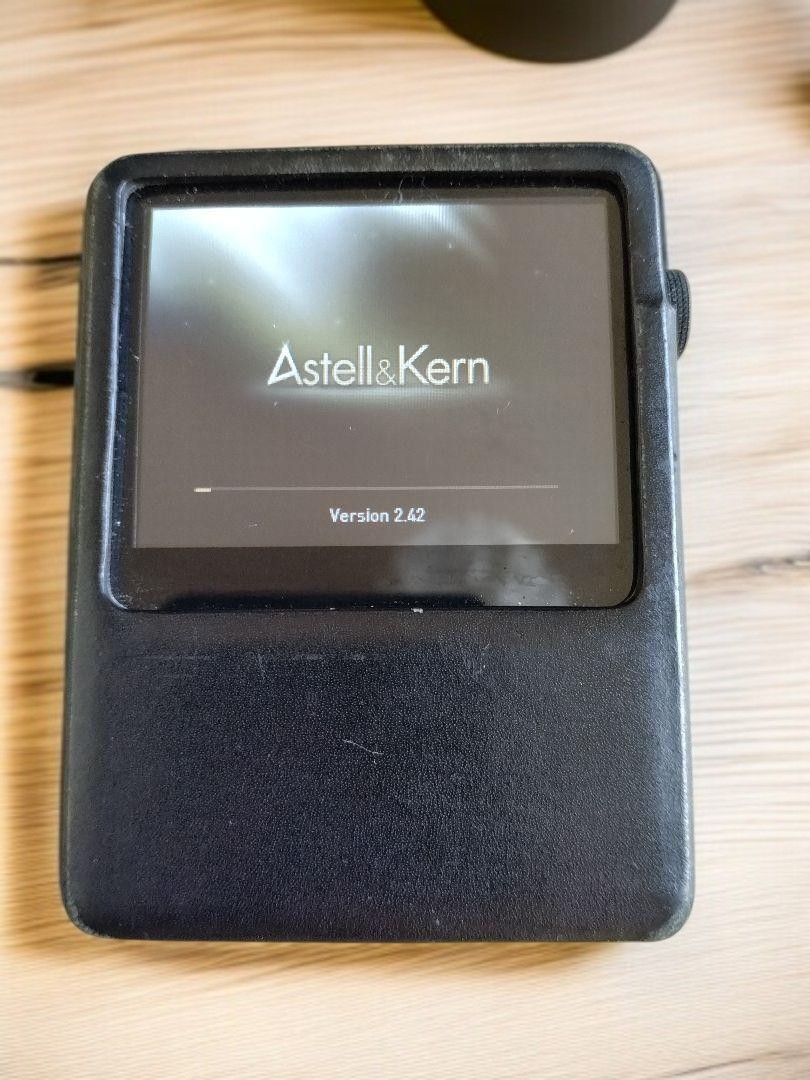 IRIVER Astell&Kern AK100 Digital Audio Player
