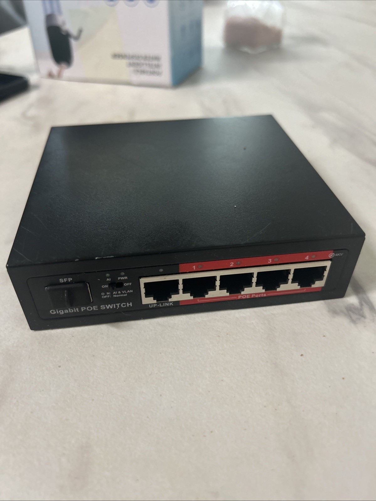Goalake 5 Port Gigabit Network Switch GPOE204 V2 IEEE802.3 AF/AT 52V 52 W READ
