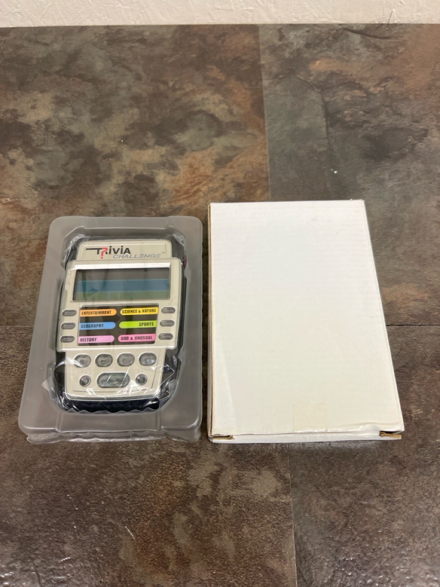 TRIVIA CHALLENGE HANDHELD ELECTRONIC QUIZ GAME - NEW (WBP016054)
