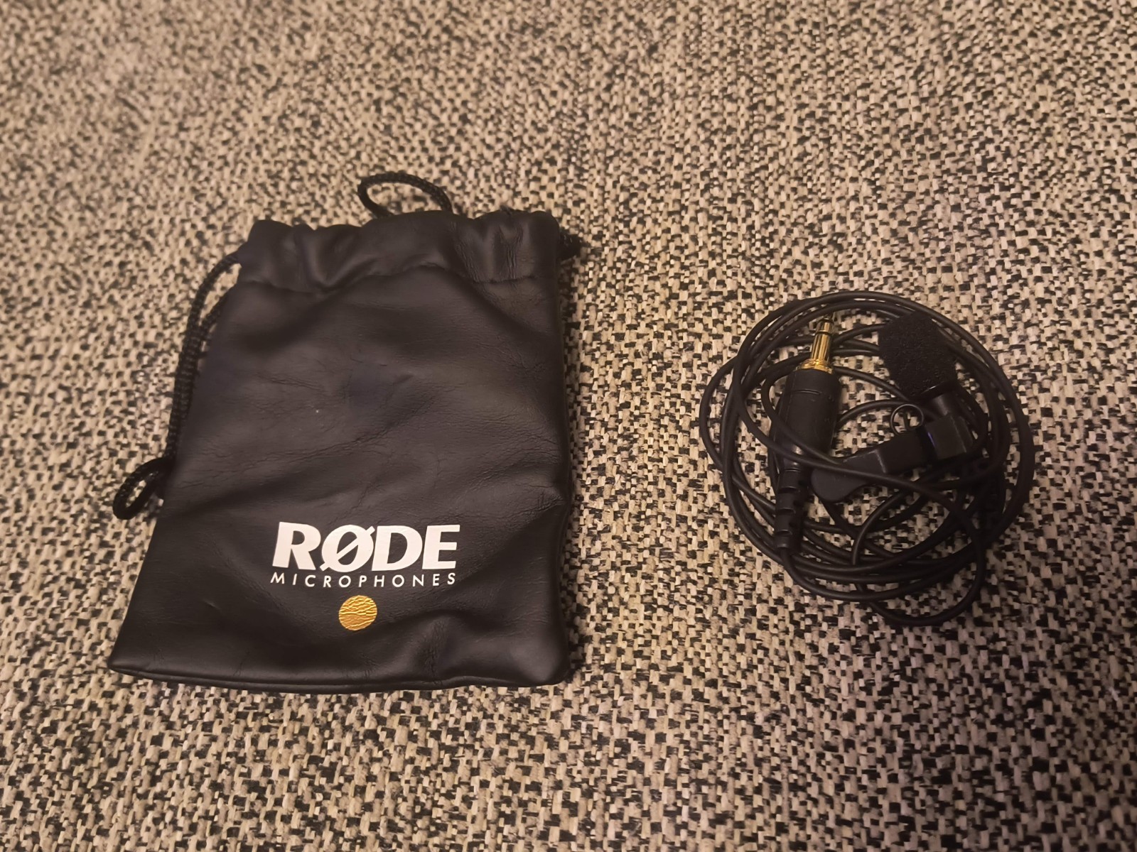 RODE RODELink Filmmaker Kit Digital Camera-Mount Wireless Microphone
