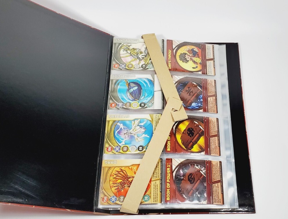 BAKUGAN BakuBinder w/ 3 Ability Cards