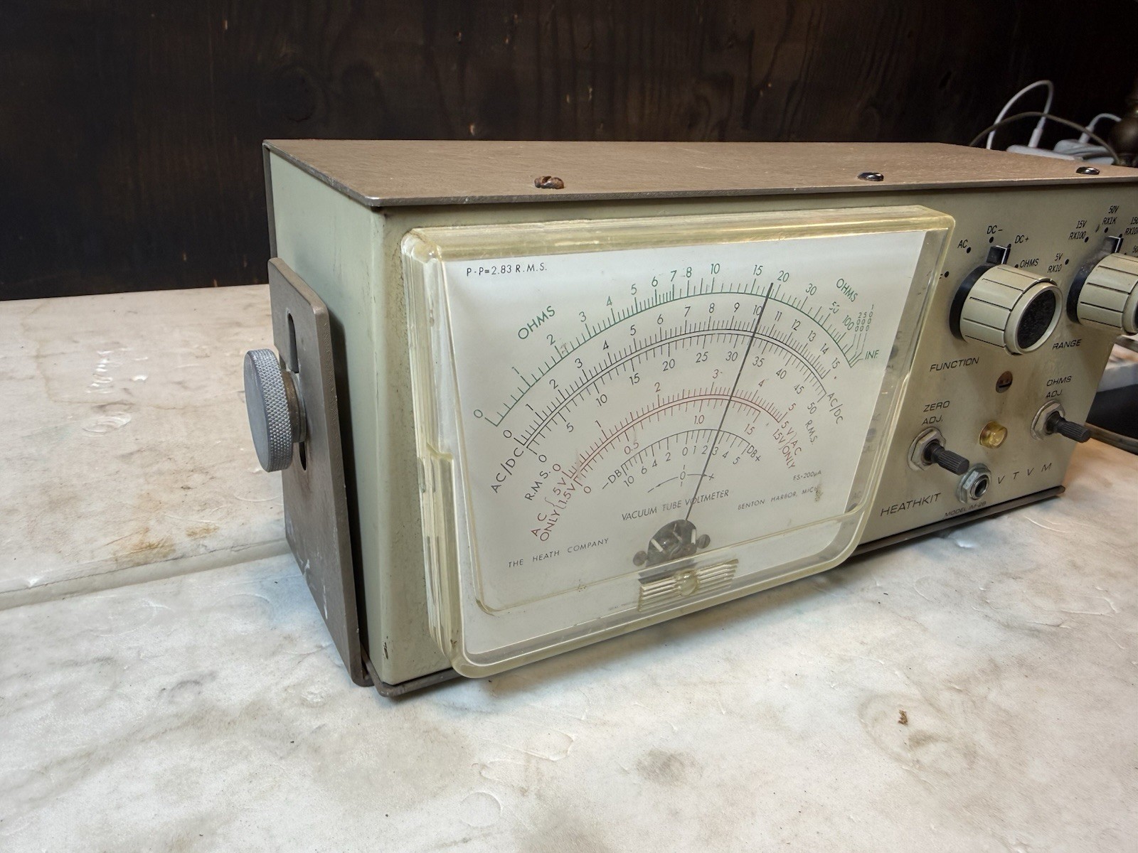HEATHKIT IM-28 VTVM Vacuum Tube Voltmeter