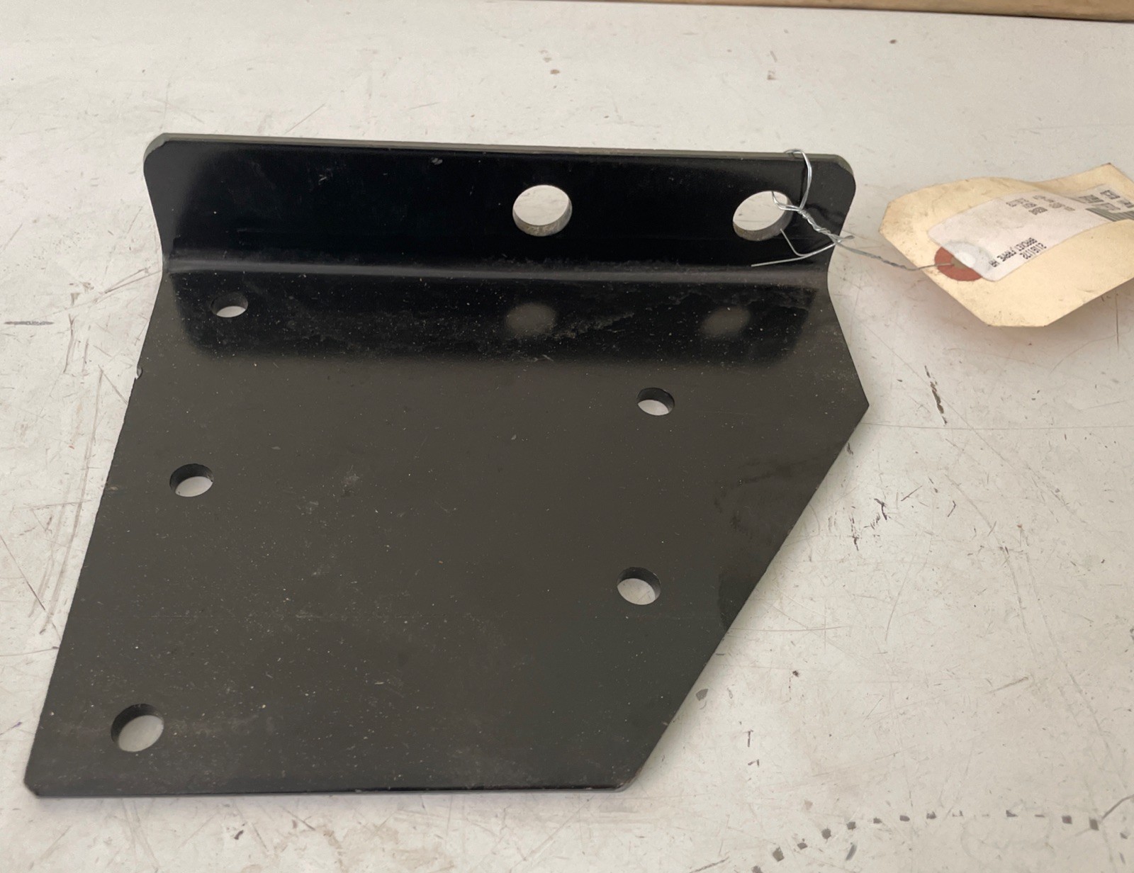 GENUINE MACK 21161172 FRAME BRACKET NEW OEM