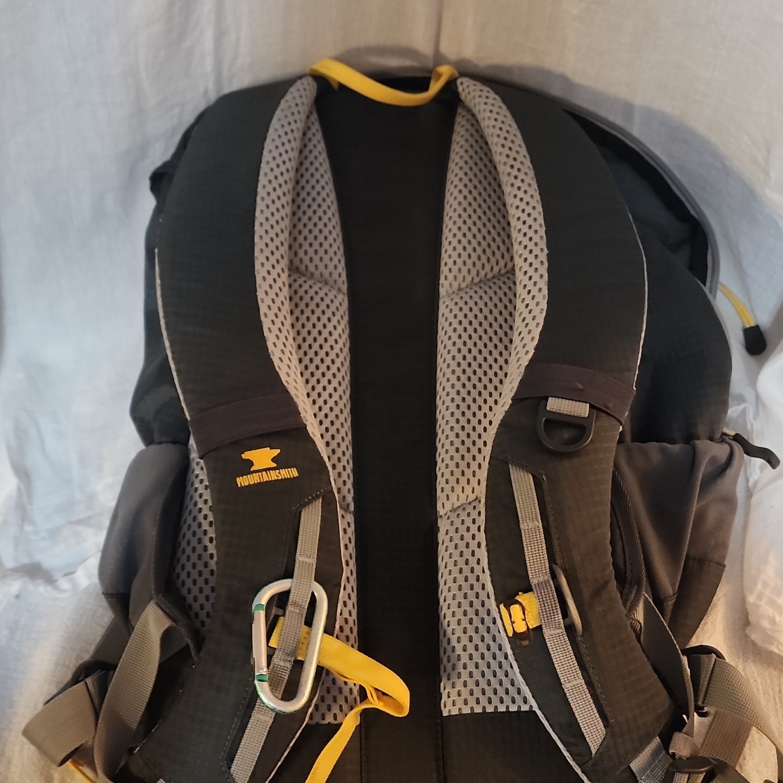 Mountainsmith Clear Creek 20 Hydration Backpack 20L Gray Yellow w 3L Bladder Hik