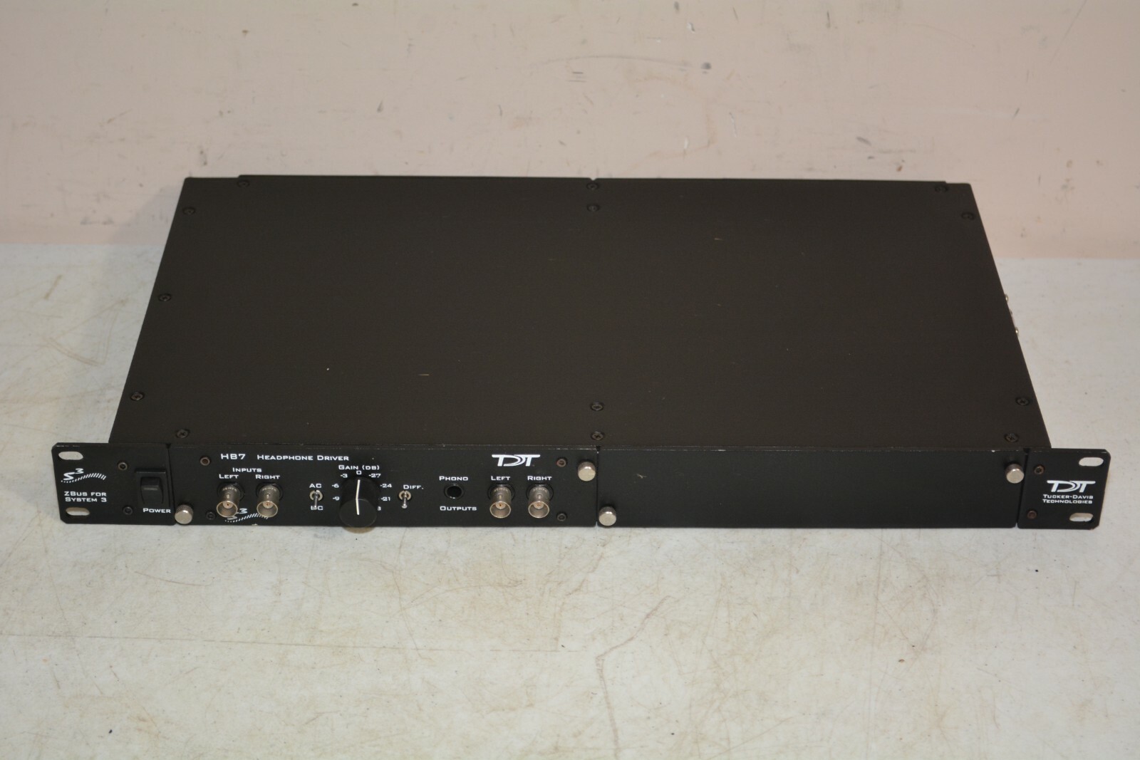 ^ Tucker-Davis HB7 Headphone Driver #D157