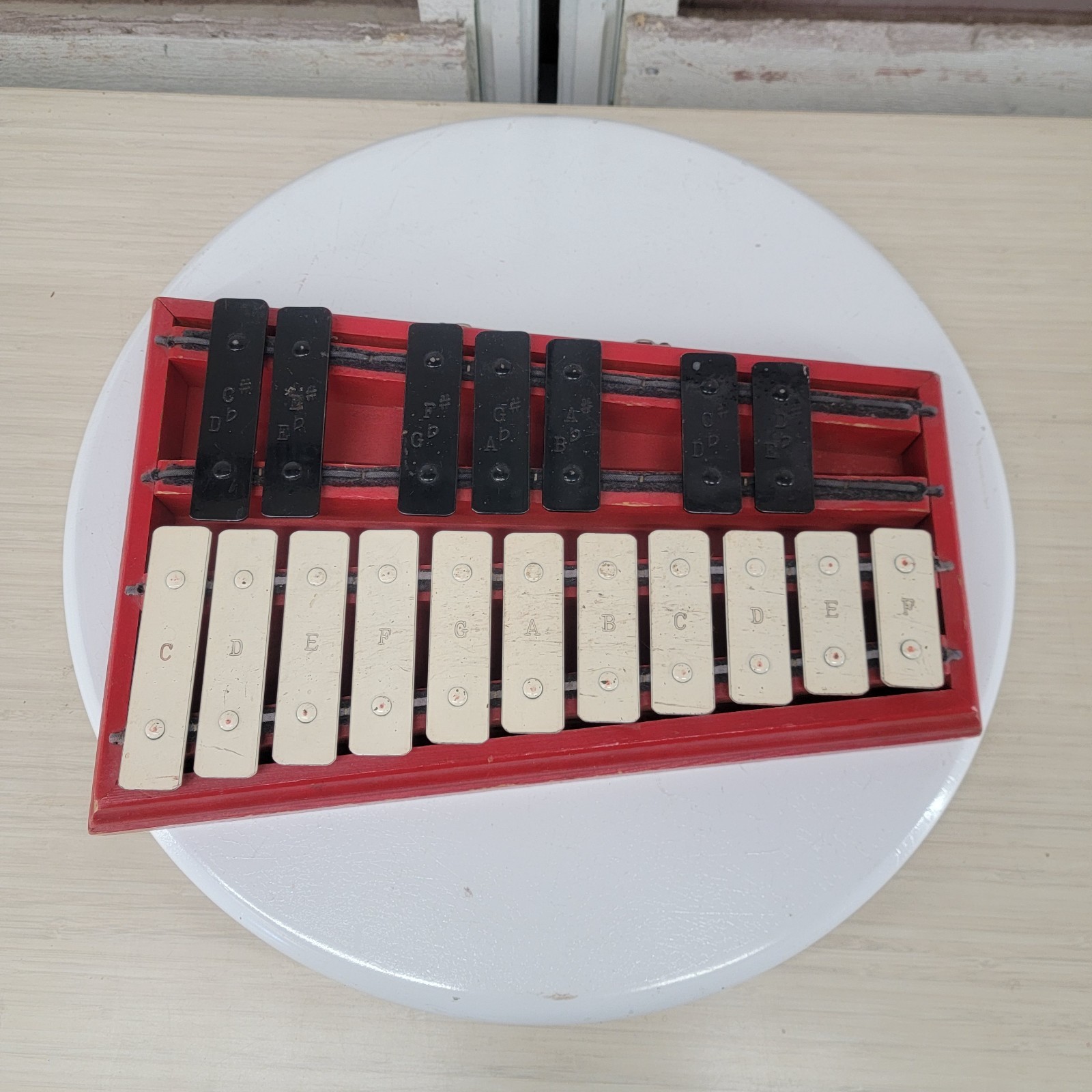 Vintage Red Wooden Xylophone Glockenspiel – 15 Metal Keys – Mid-Century Music To