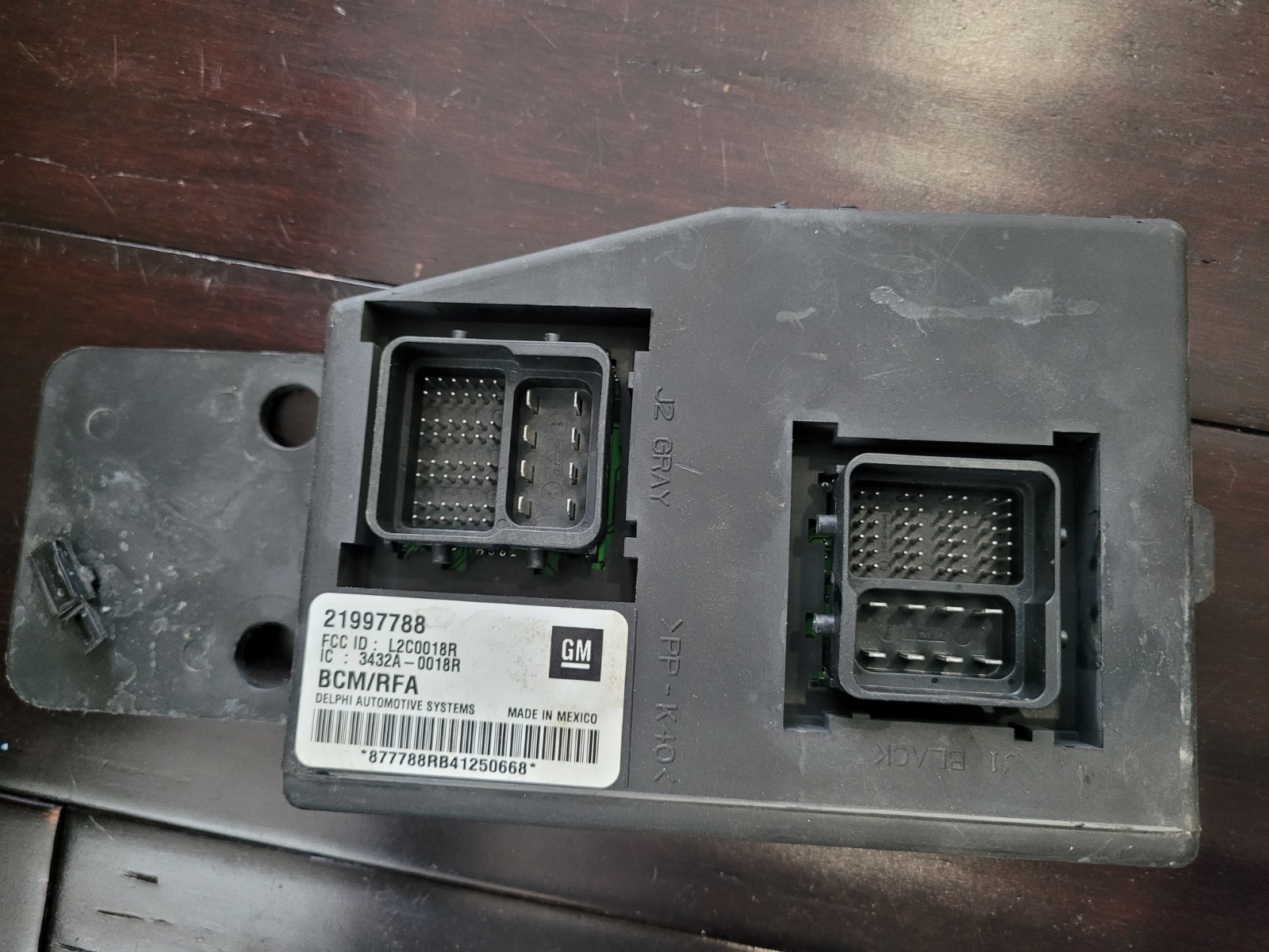 USED 2004-2007 Chevy Colorado Body Control Module (21997788)