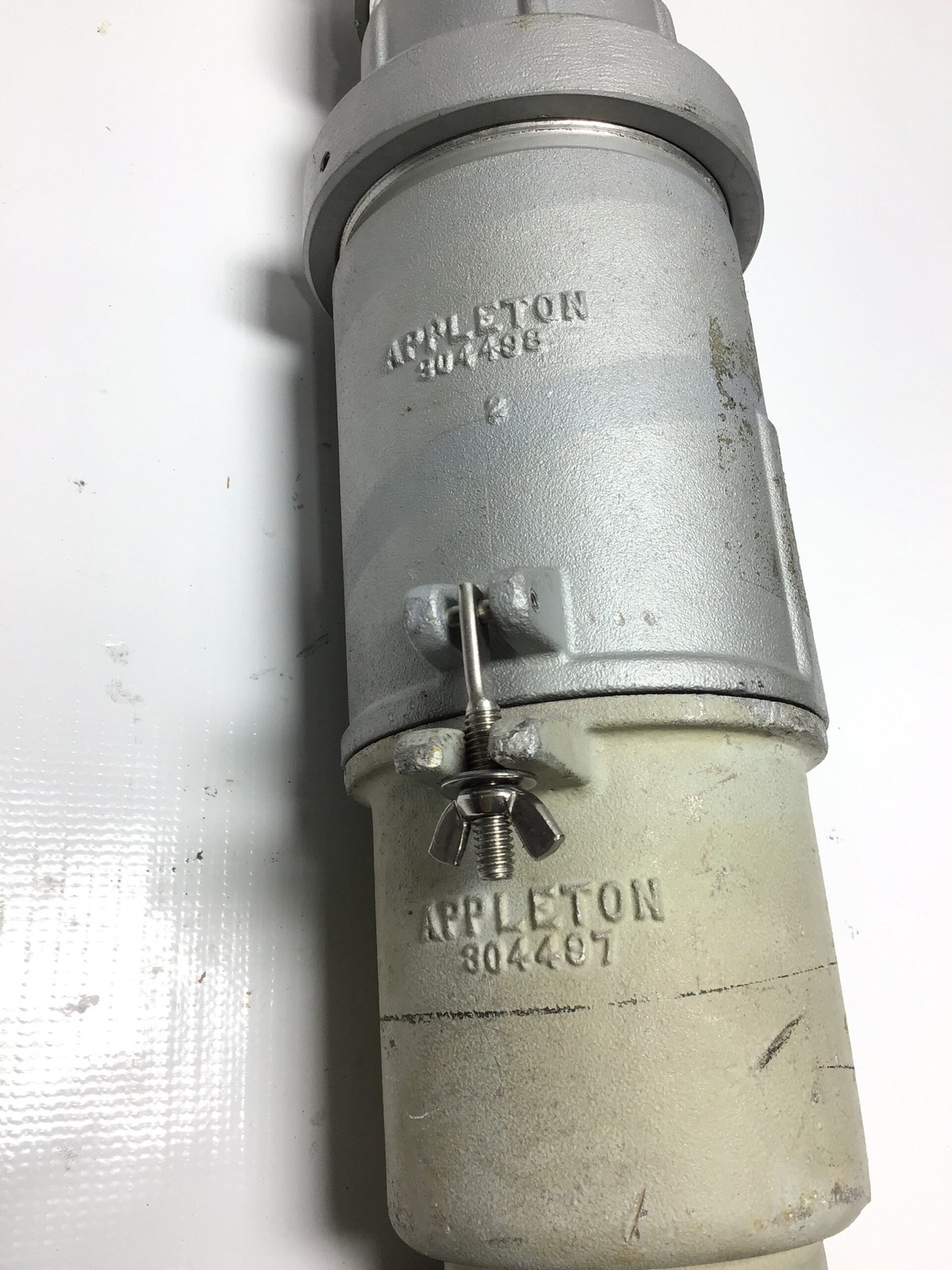 Appleton Electric Company AP20044E Plug