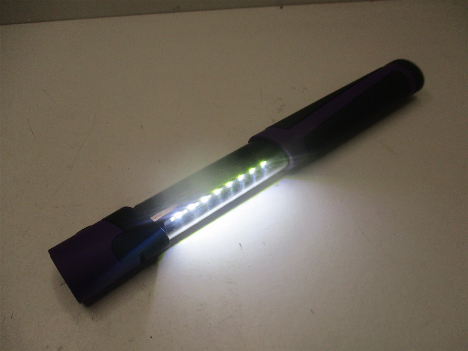 Mobile Power (FL068) Purple Extendable Mini SMD Work Light with Magnetic End