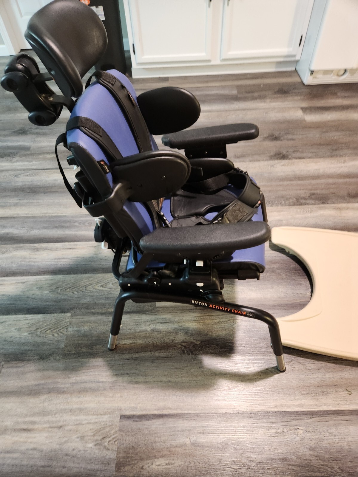 Rifton Activity Chair 840 R840 Medium - for Child