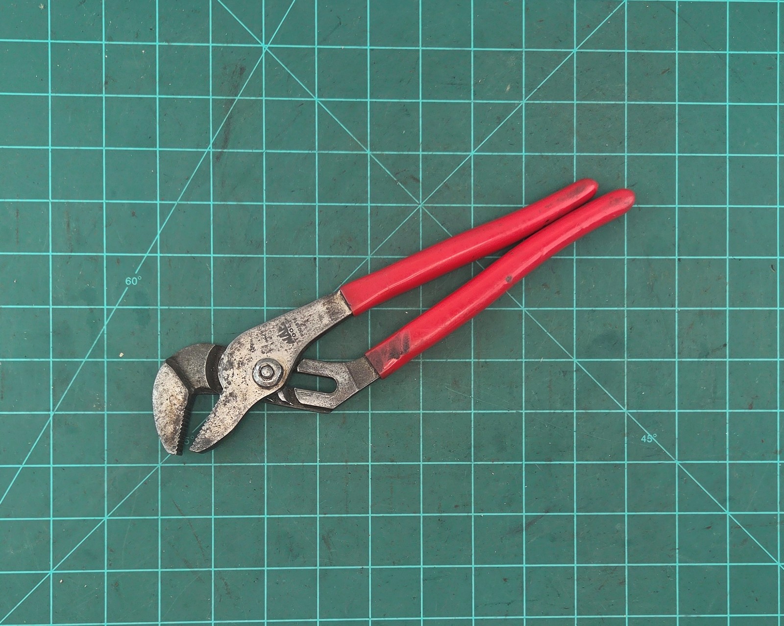 Mac Tools Groove Joint Water pump Pliers P301814