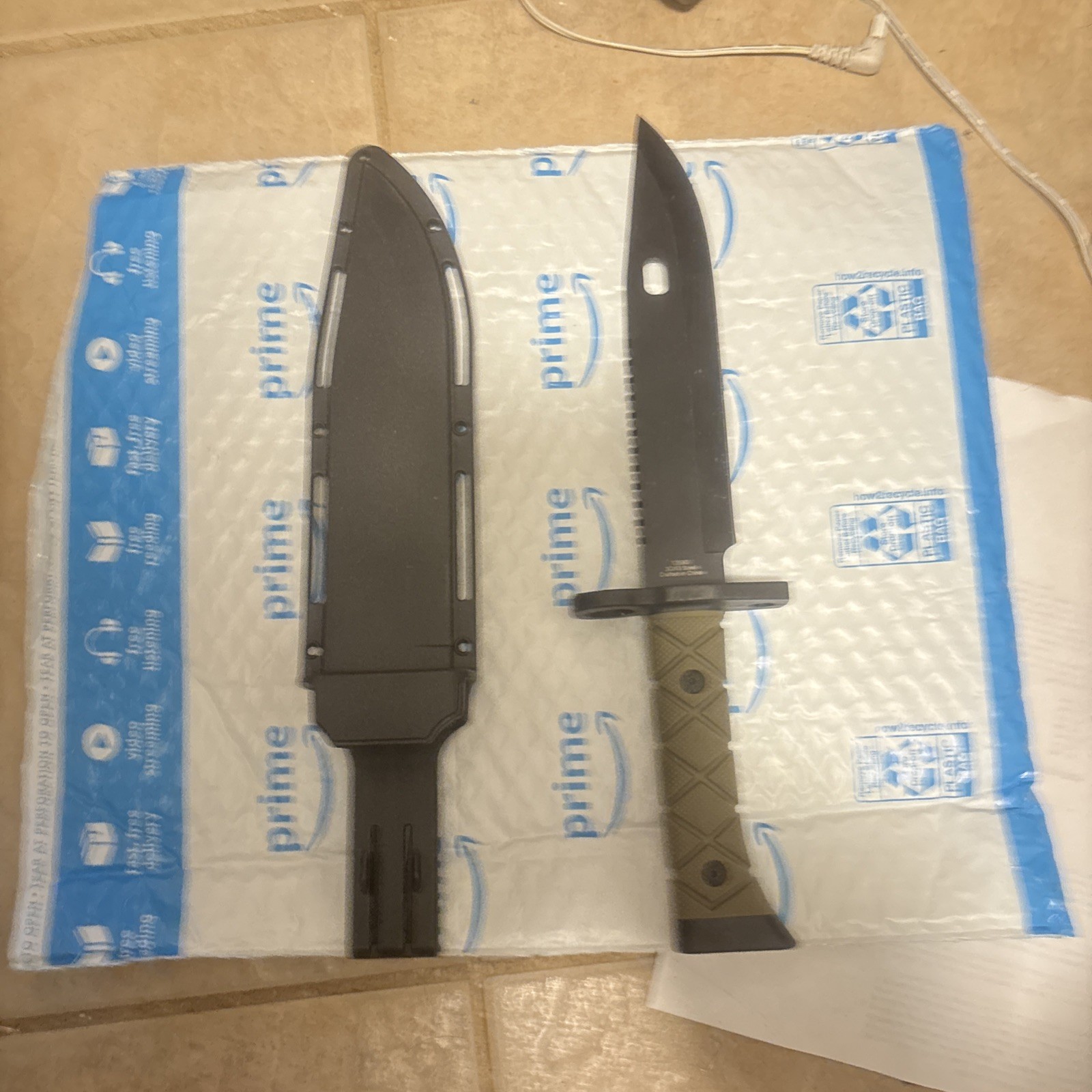 hunting knife with sheath