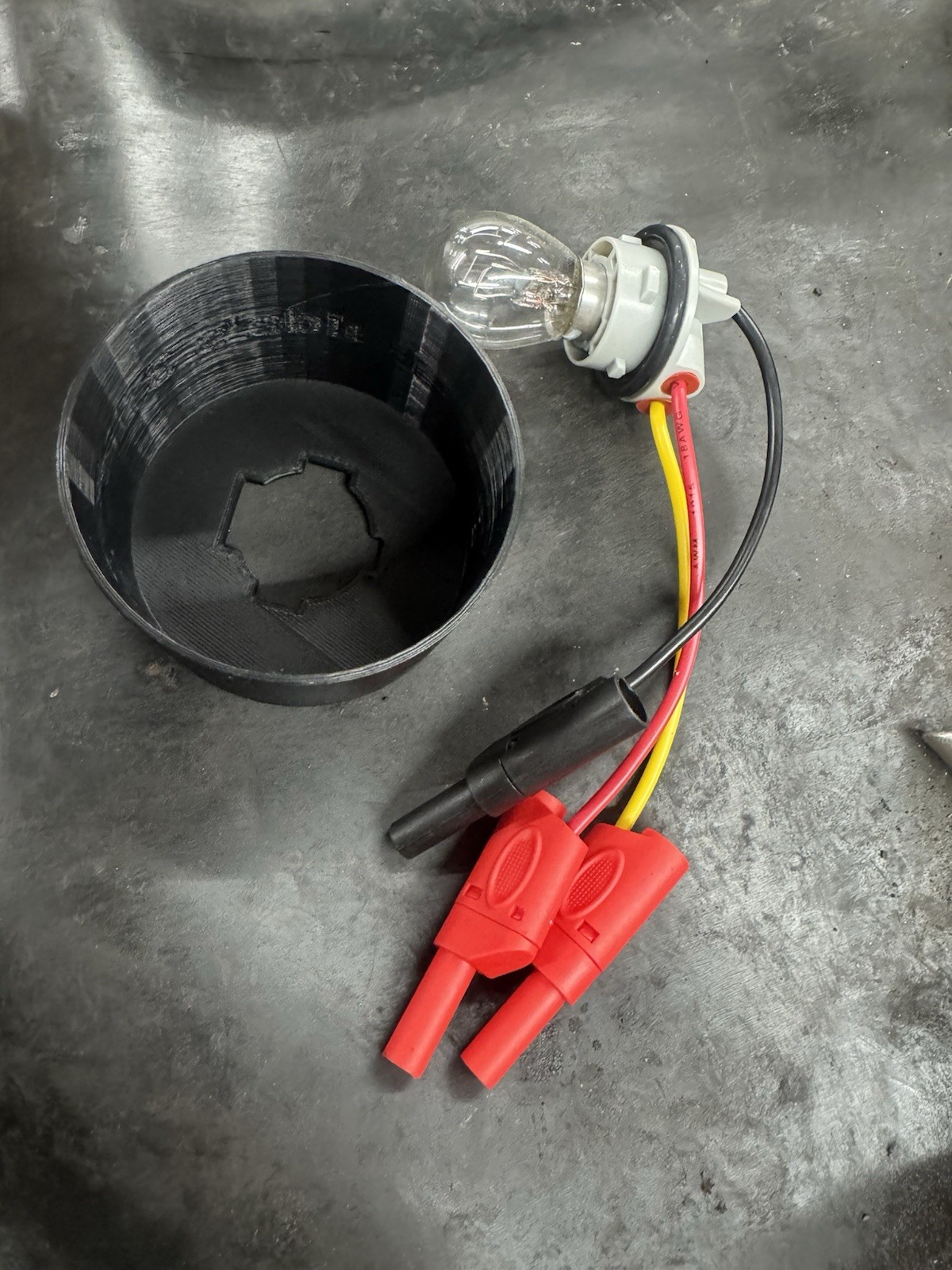 Diagnostic Load Test Light with Banana Connectors And 3d Printed Socket Housing