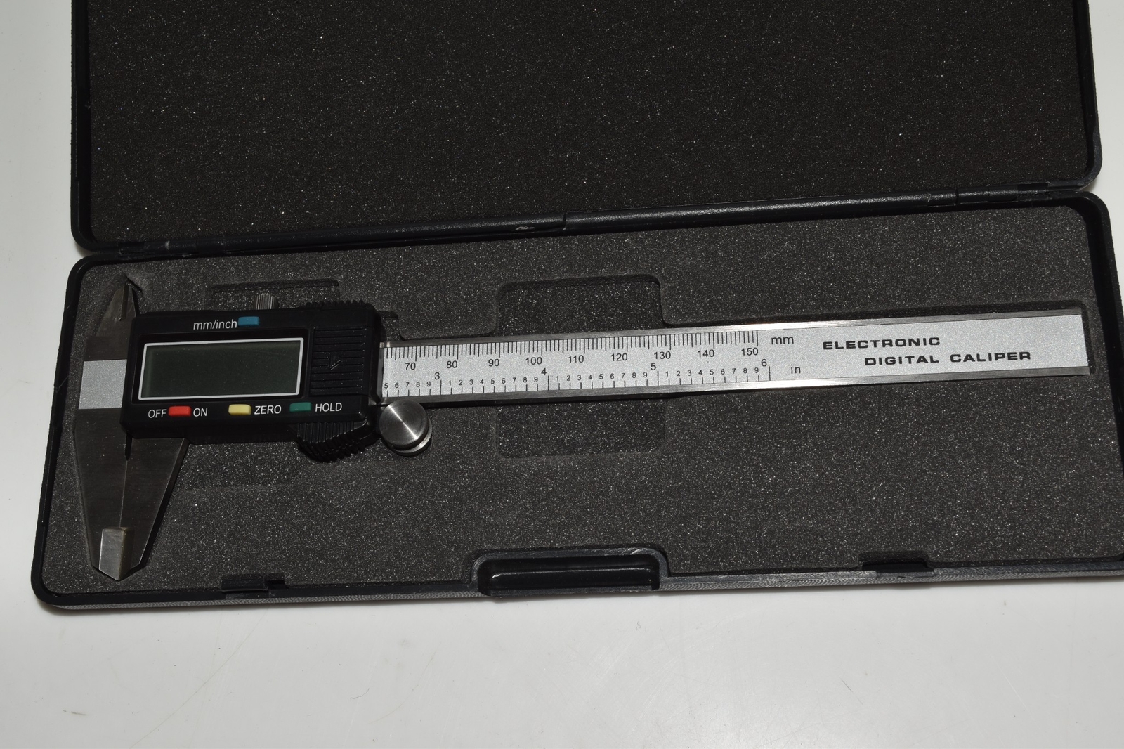 ELECTRONIC DIGITAL CALIPER IN CASE (TYK6)