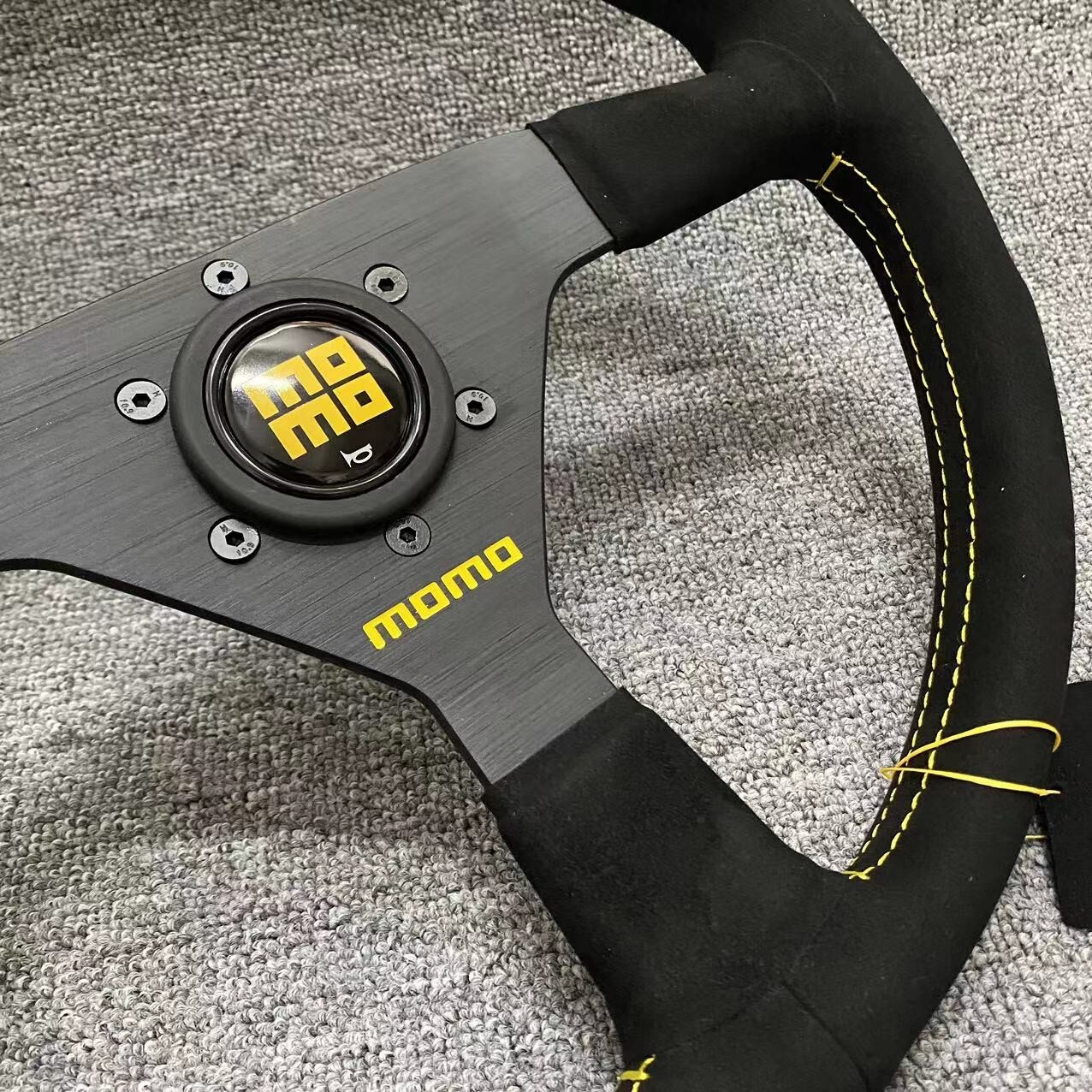 MOMO BLACK EDITION 350mm/14inch MOD07 Flat bracket Suede Steering Wheel