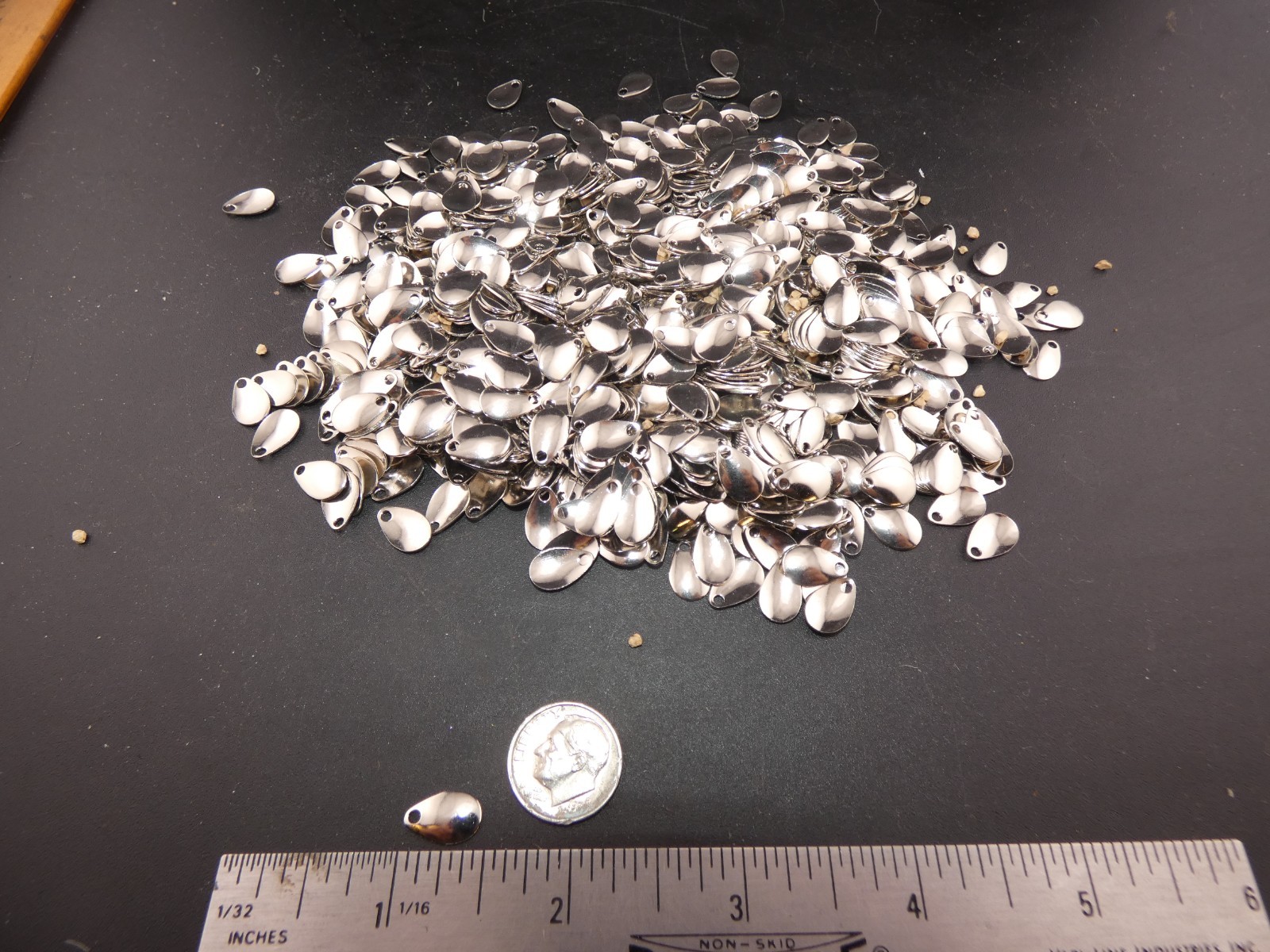 COLORADO SPINNER LURE ICE JIG BLADES SMALL TINY SMOOTH CHROME SIZE 00 100 PCS