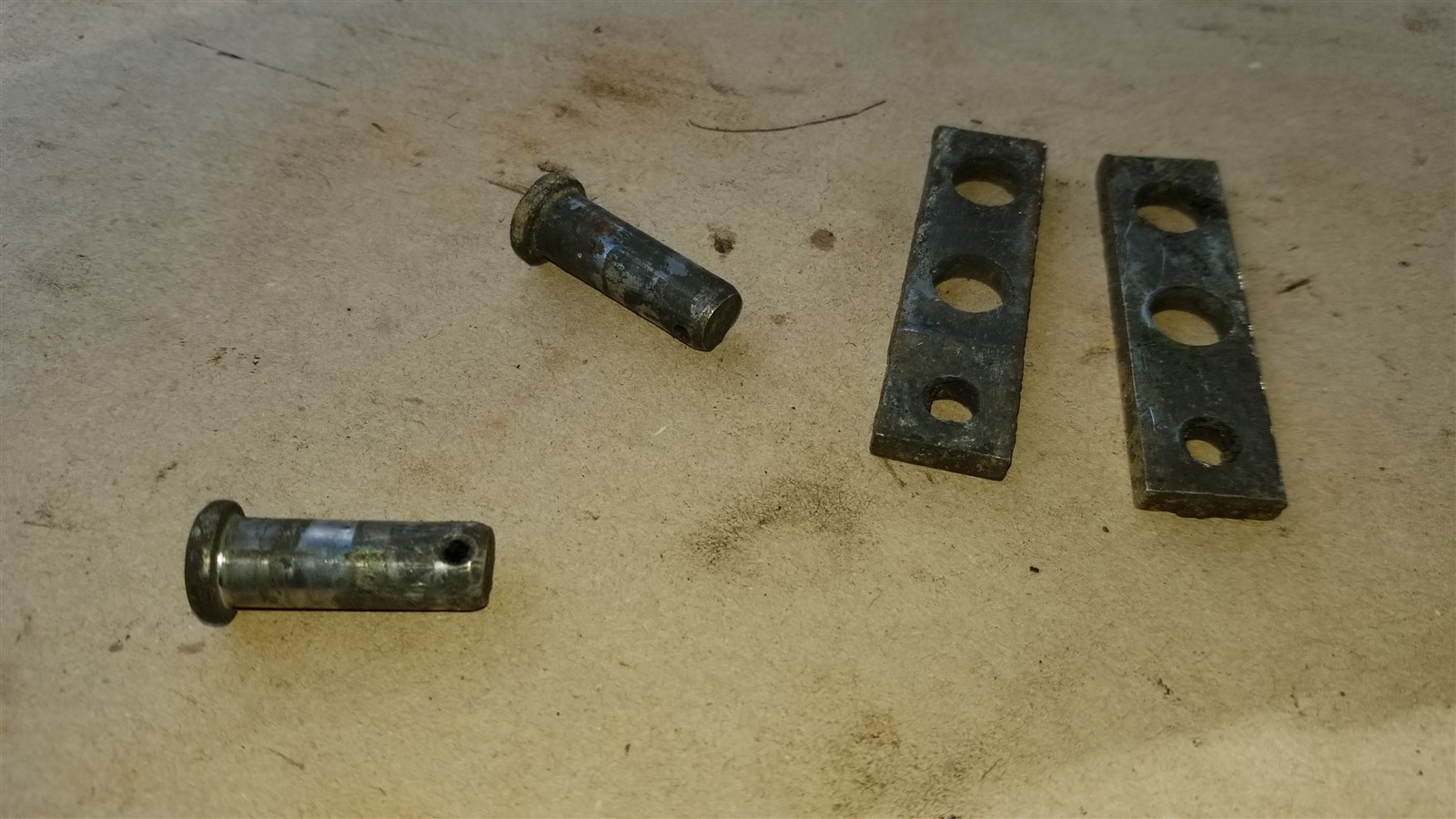 Bobcat control pedal links w/pins 6706680 was 6564544, 6564654