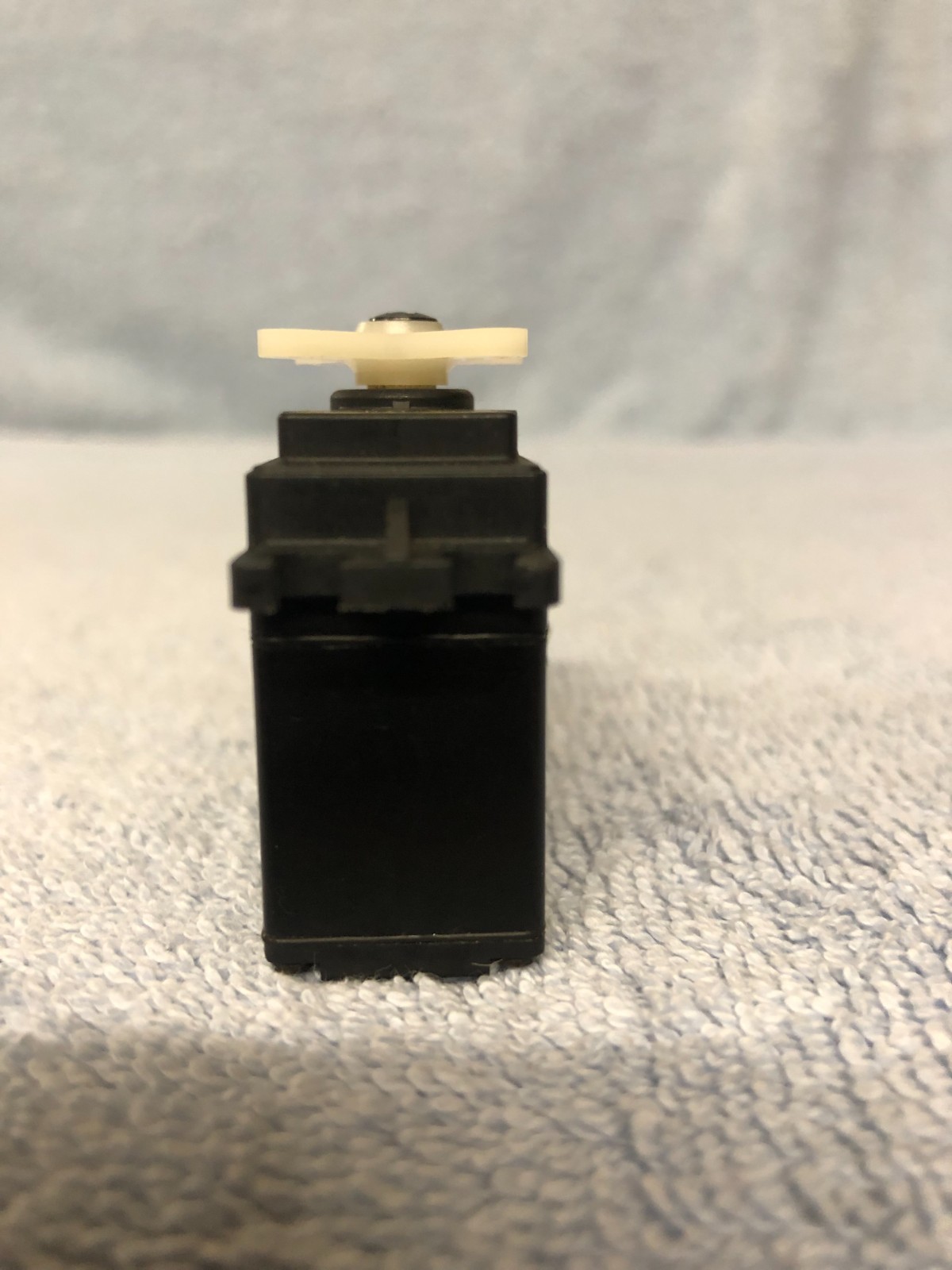 JR NES- 8101 - Ultra Precision Servo
