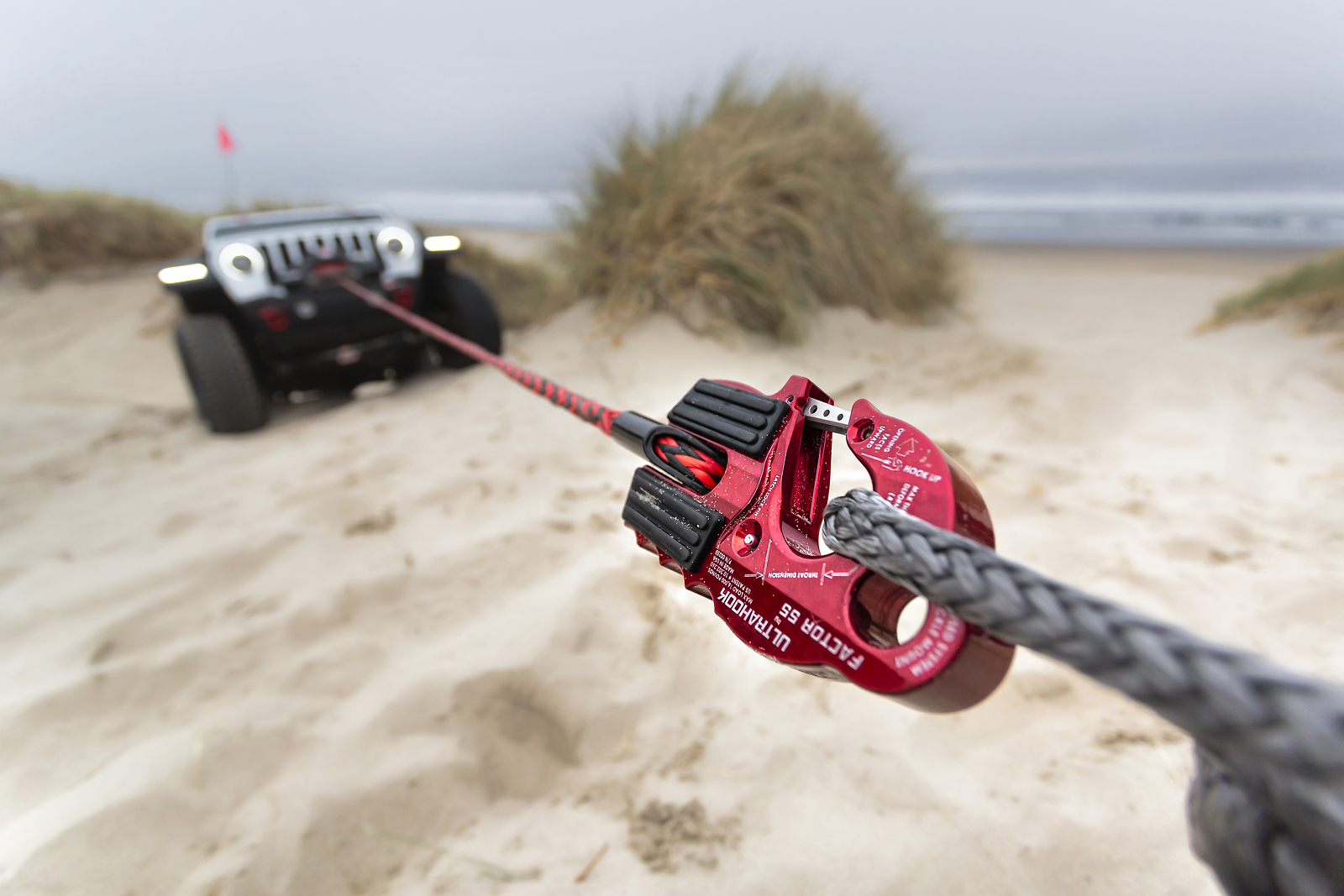 Factor 55 00250-01 ULTRAHOOK WINCH HOOK WITH SHACKLE Mount RED