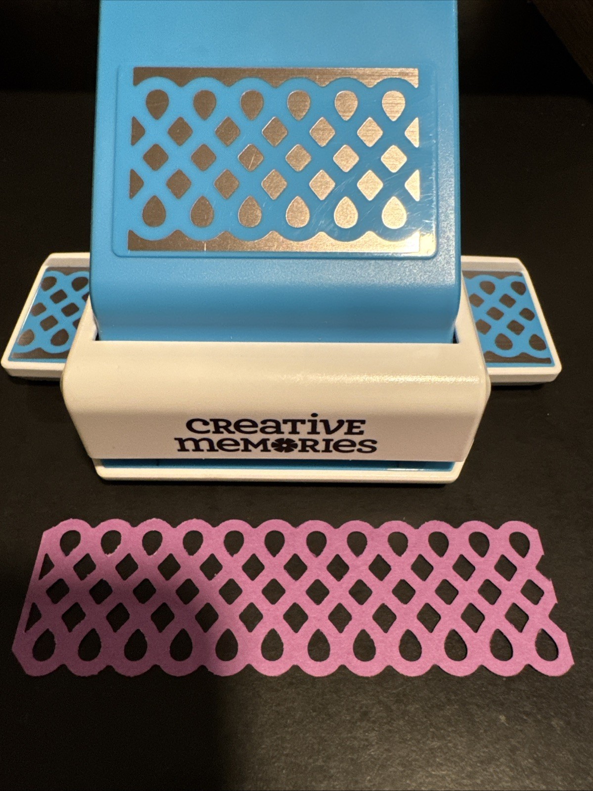 Creative Memories Decorative Border Punch - Teardrop Lattice