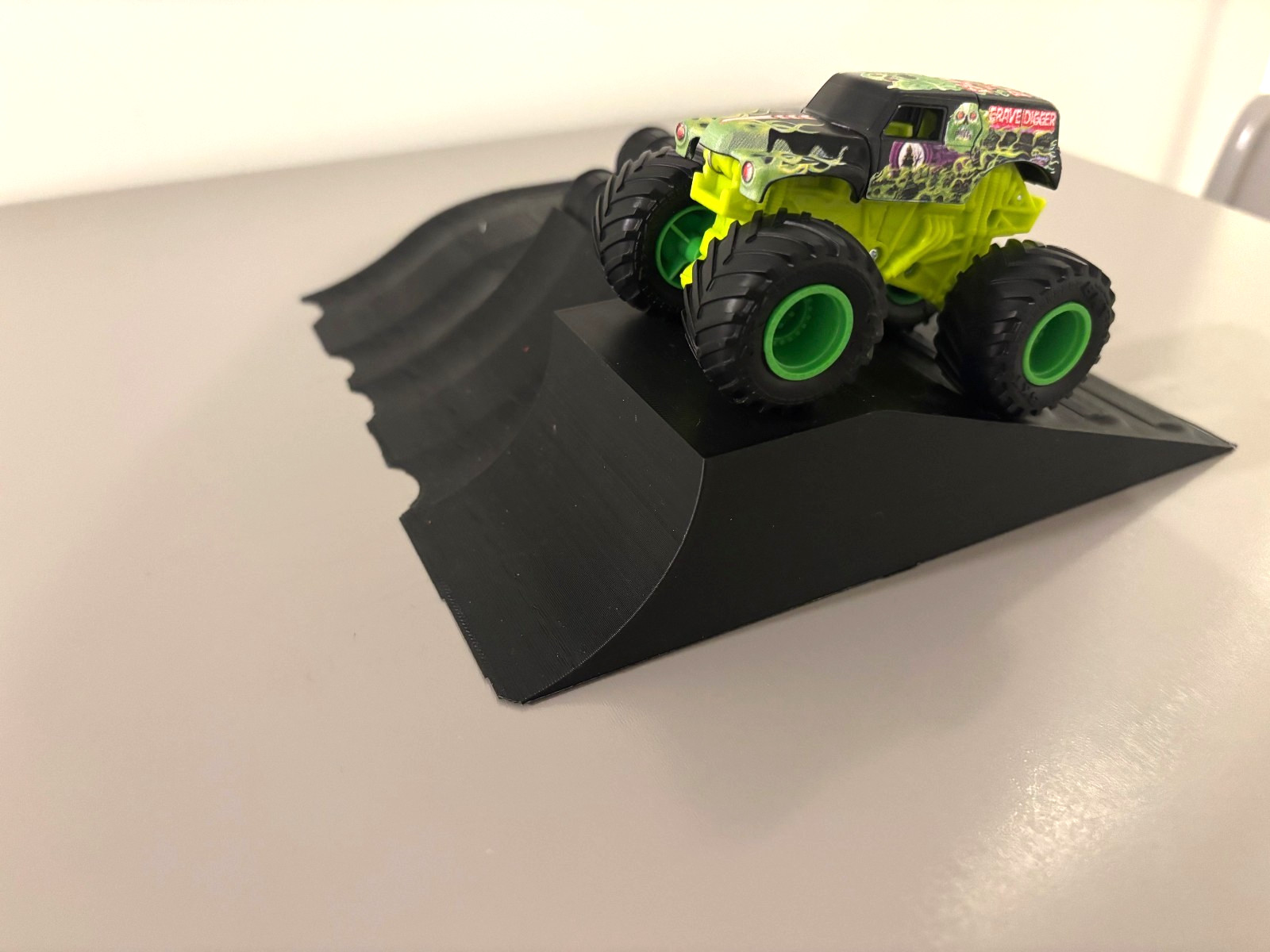 Monster Truck Toy Ramp for 1:64 Truck, Hot Wheels and Monster Jam