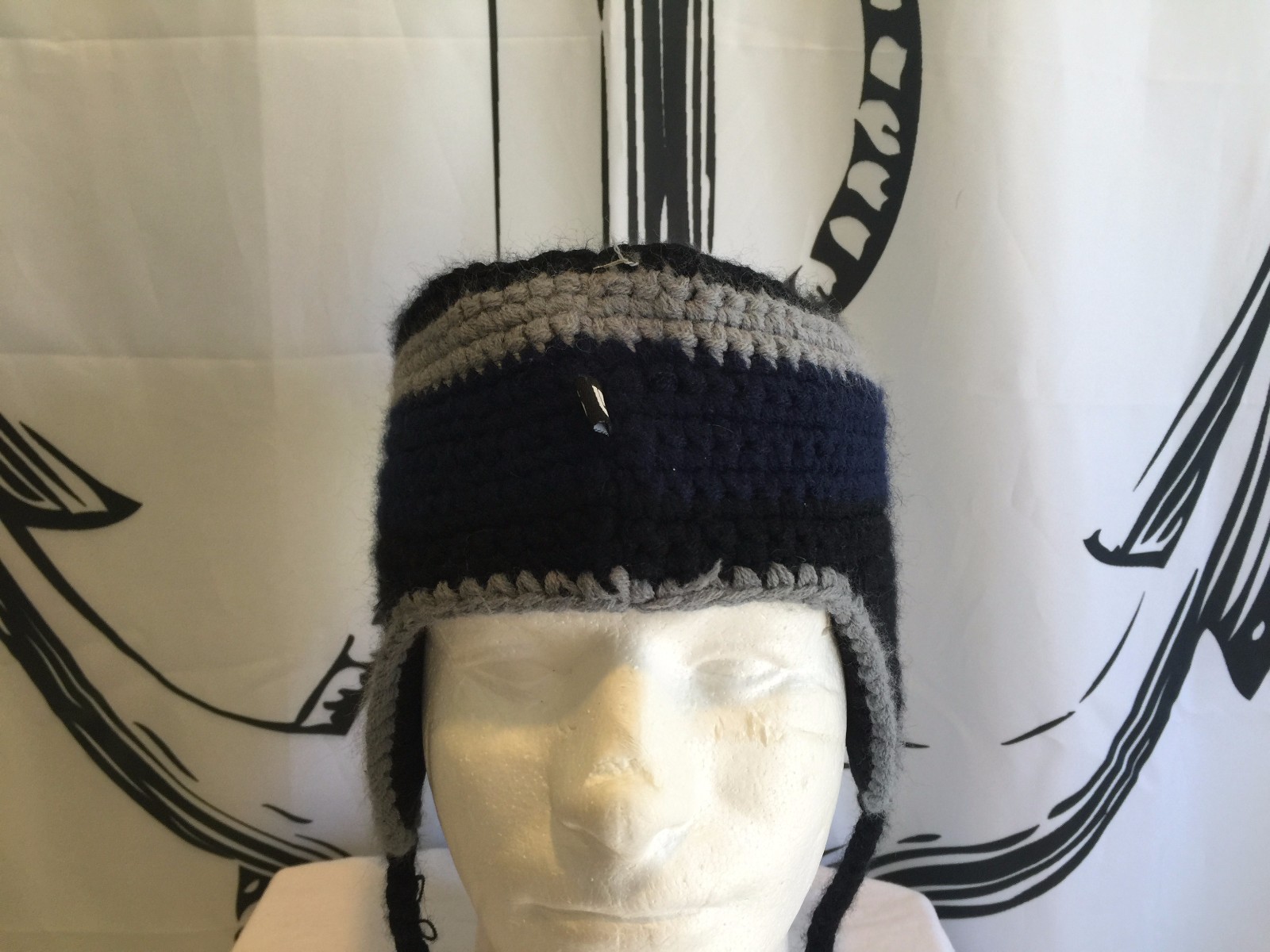 Burton beanie Half will not cover long Hair braid tie womens ONE SIZE Snowboard