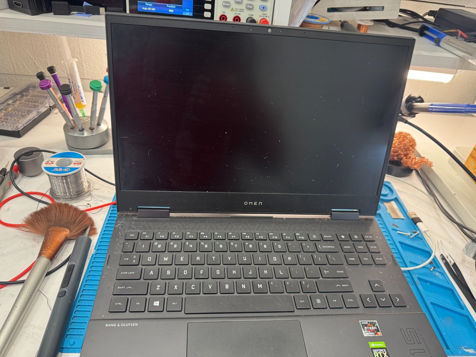 💻 Laptop & MacBook Repair Services – All Brands, Any Issue!