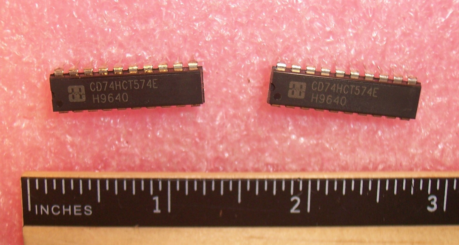 QTY (18) CD74HCT574E HARRIS 20 PIN DIP 3-STATE OCTAL D-TYPE FLIP-FLOP NOS 1 TUBE