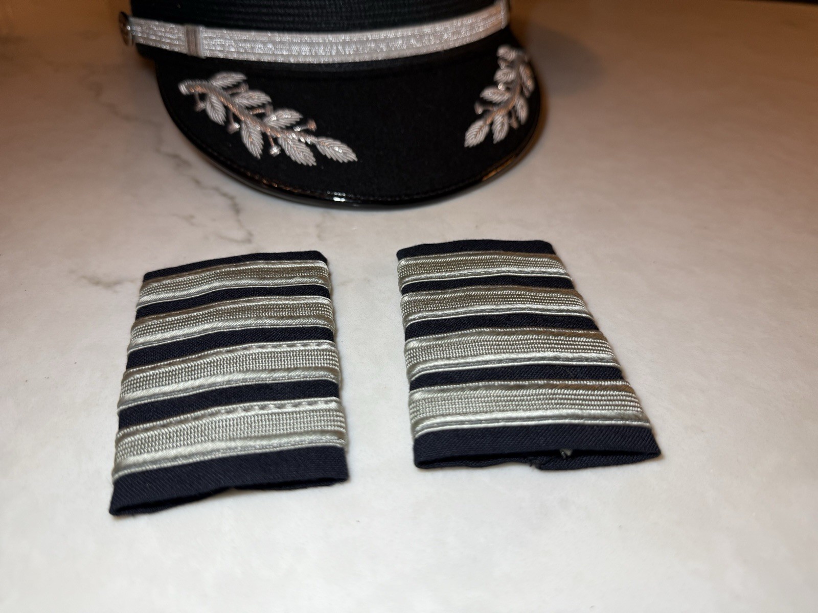 Airlines Epaulets Captain Four Bar White Nylon on Navy For Crew Shirts -GoJet