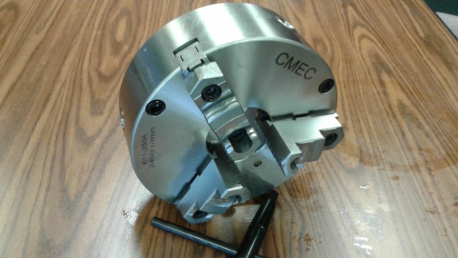 10" HORIZONTAL & VERTICAL ROTARY TABLE w. 10" 3 jaw chuck front mounting