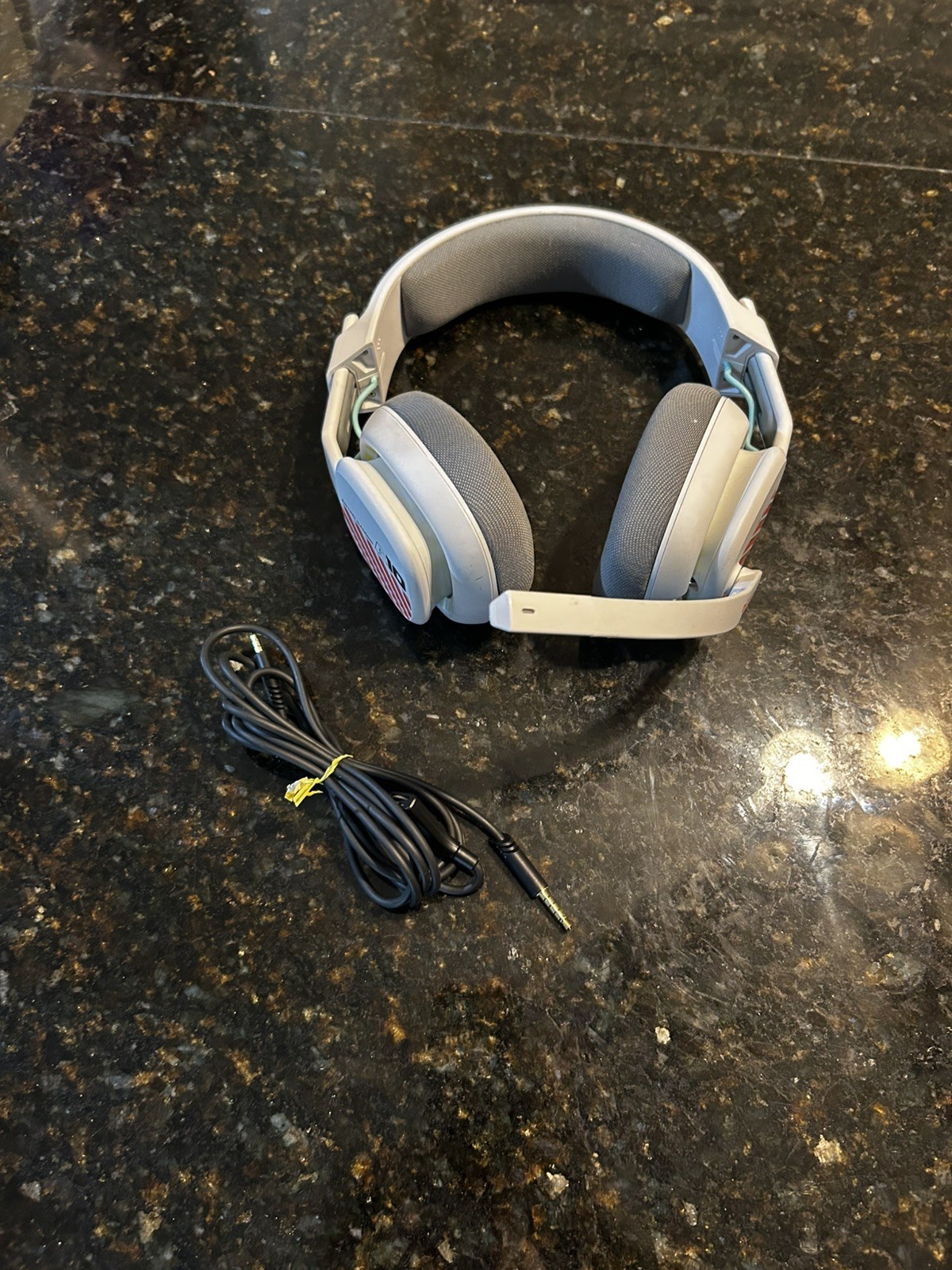 Astro 🔥A10 Gaming Headset White Microphone Volume Control 3.5mm Jack Used