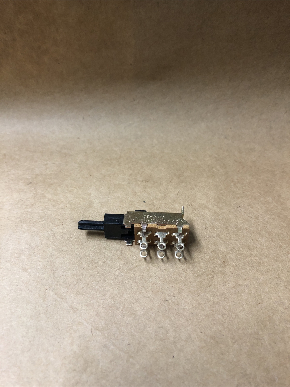 SWITCHCRAFT PART# 81061A10A