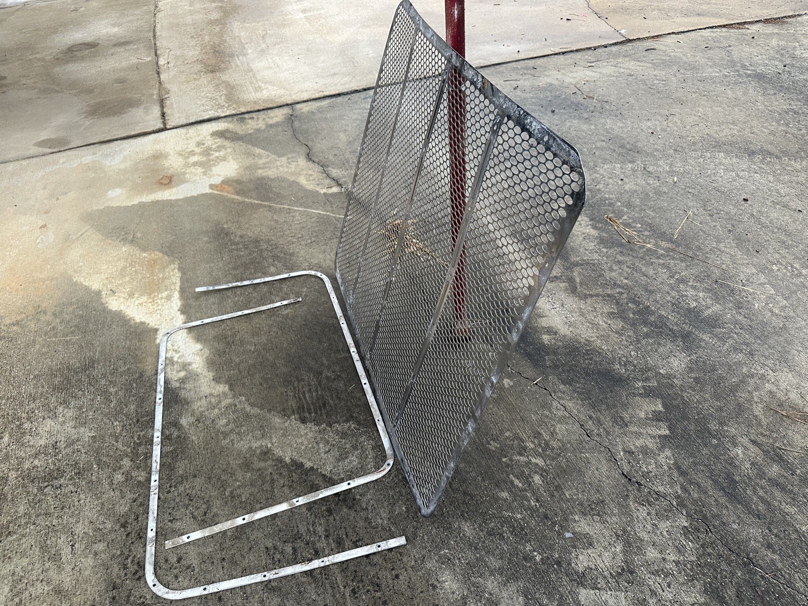Peterbilt 388/389 Stainless Grille OEM with insert trim