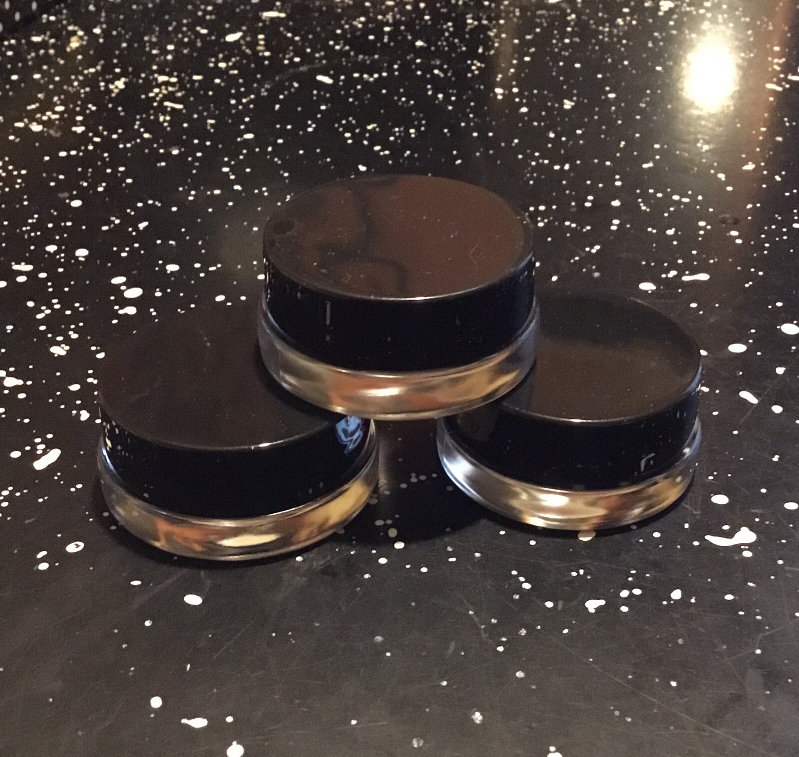 3 Pack Thick Bottom Low Profile 7ml Glass Concentrate Jars With Black Lids